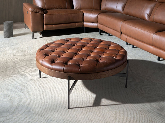 Tavolino da caffè rotondo in pelle marrone scuro, noce e acciaio scuro