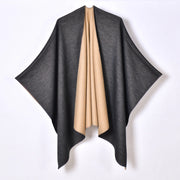Mantella/scialle da donna in cashmere monocromatico con spacco frontale, reversibile e caldo.