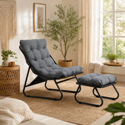 Poltrona lounge da esterno con pouf in acciaio; cuscino grigio