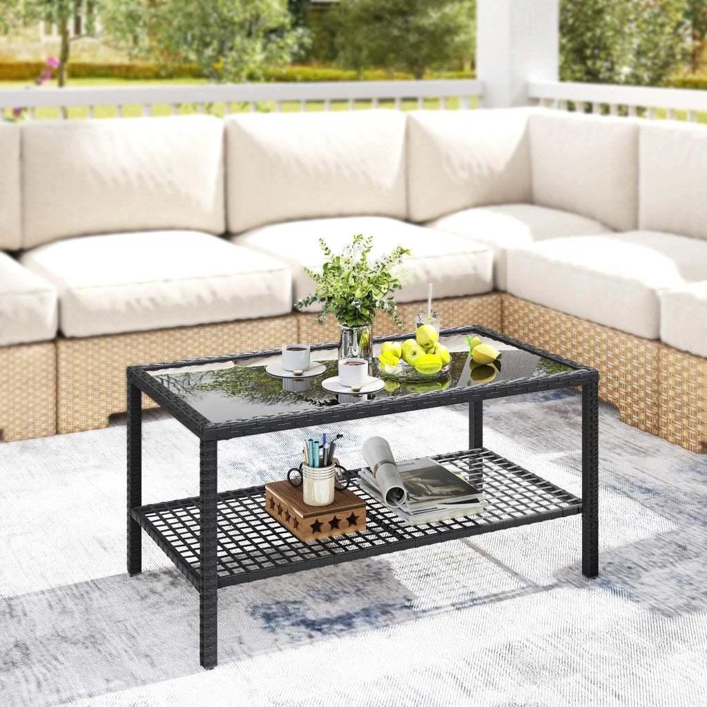 Tavolino da Caffè a 2 livelli  92x50x45 cm con Piano in Vetro Temperato e Ripiano in Acciaio e Rattan Nero