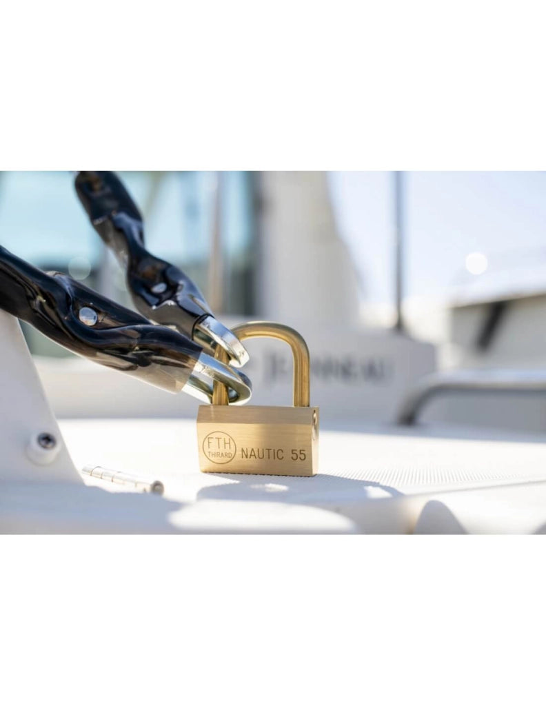 Lucchetto Nautic 55 mm in ottone, arco in ottone, 3 chiavi, per esterno – THIRARD