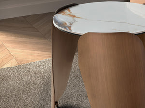 Tavolino angolare rotondo in marmo porcellanato e acciaio color bronzo