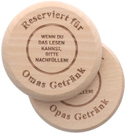 Set di 2 supporti in legno | 2-in-1 supporto & coperchio con incisione "Riservato per il drink di nonna" & "Riservato per il drink di nonno" | Regalo divertente per nonna e nonno

Modello: 
Dimensioni: 
Peso: 
Materiali: legno