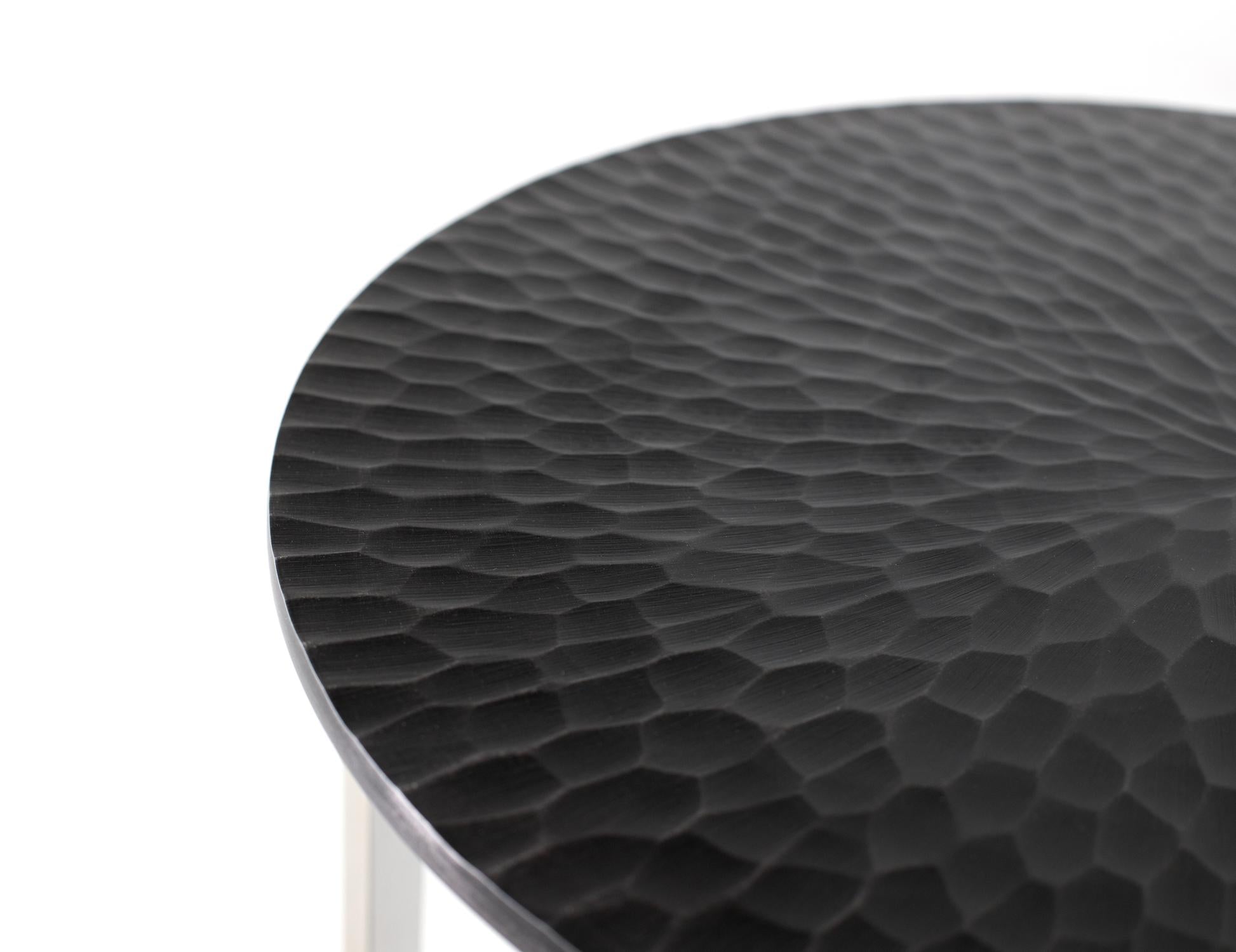 Set di 2 tavolini da caffè in metallo fatti a mano