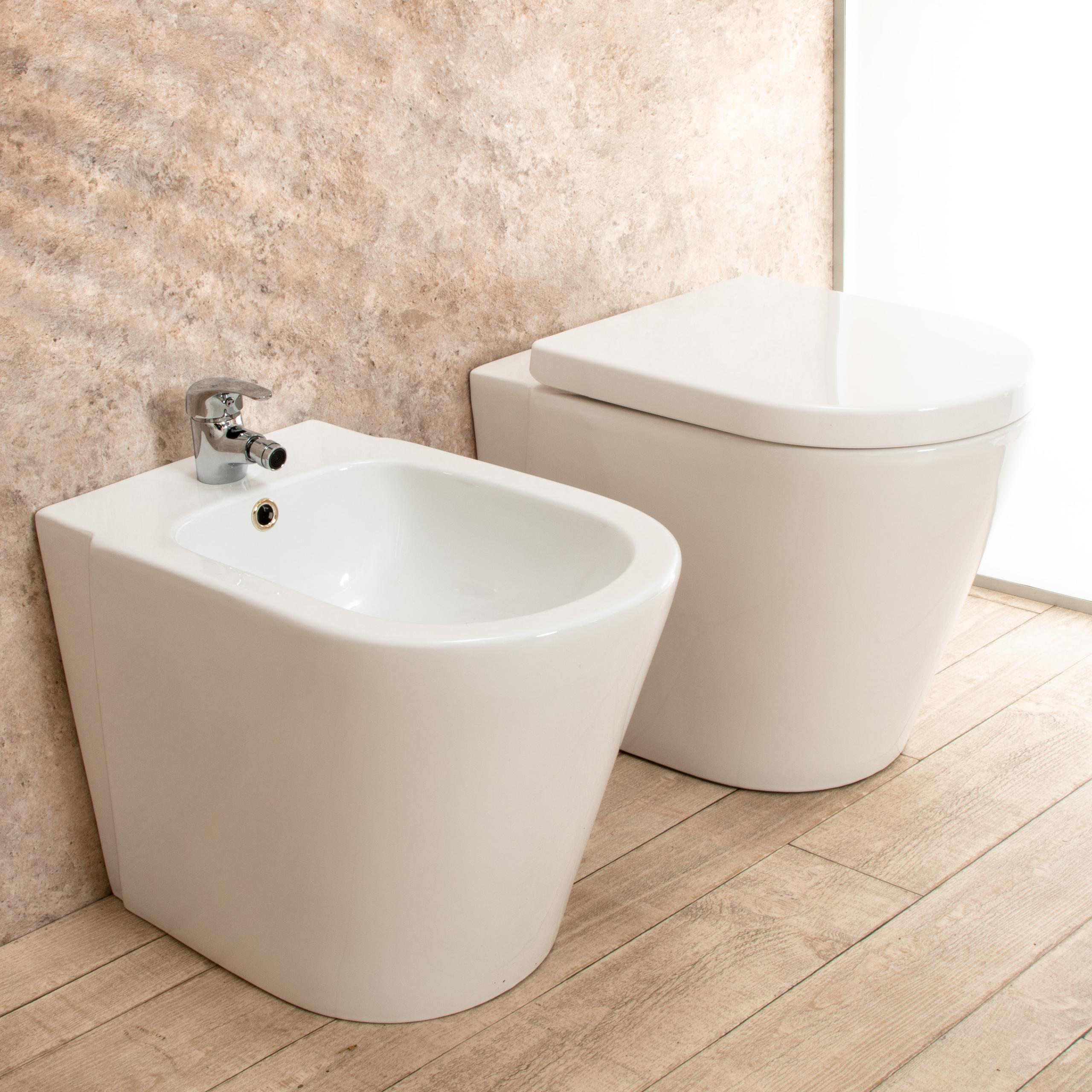 Coppia di Sanitari WC e Bidet  a Terra Filo Muro in Ceramica Bianchi