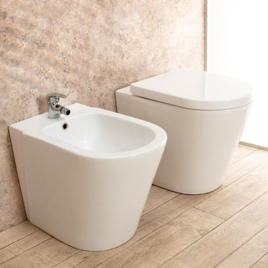 Coppia di Sanitari WC e Bidet  a Terra Filo Muro in Ceramica Bianchi