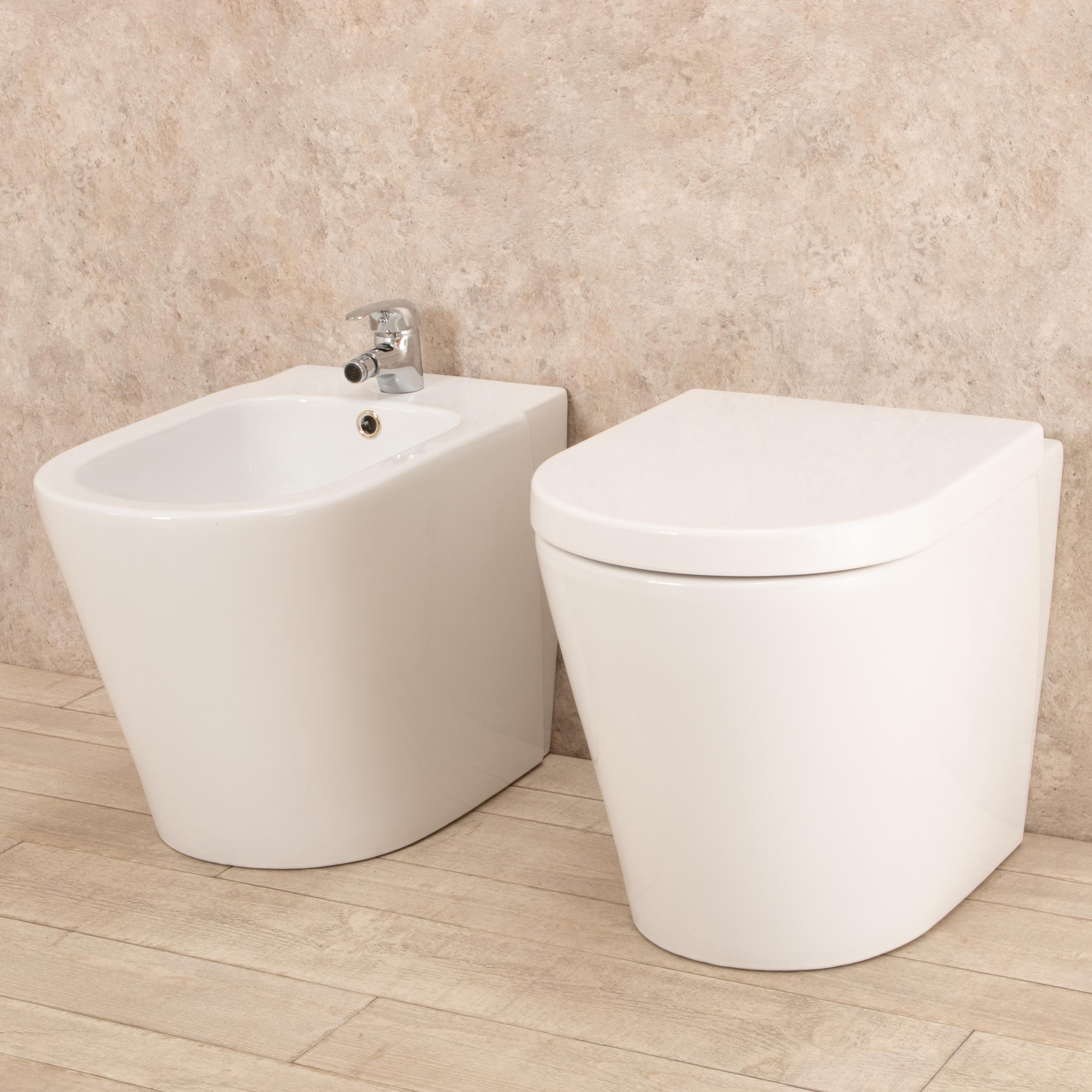 Coppia di Sanitari WC e Bidet  a Terra Filo Muro in Ceramica Bianchi
