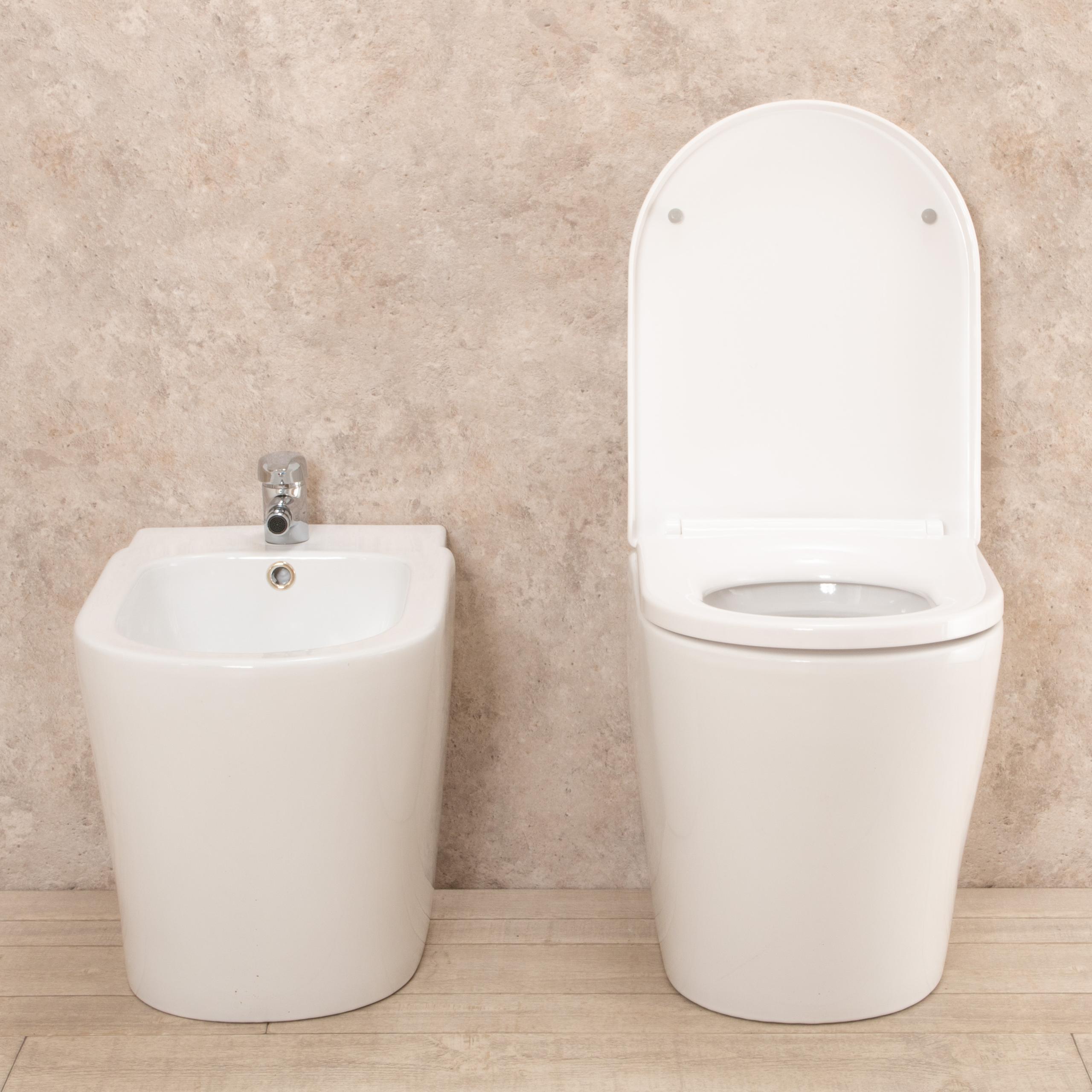 Coppia di Sanitari WC e Bidet  a Terra Filo Muro in Ceramica Bianchi