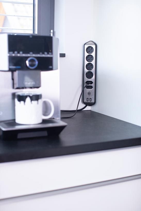 Brennenstuhl 1153590610 prolunghe e multiple 2 m 6 presa(e) AC Interno Nero, Argento