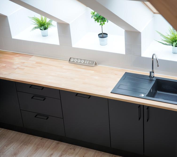 Brennenstuhl 1153590620 prolunghe e multiple 2 m 6 presa(e) AC Interno Argento, Bianco