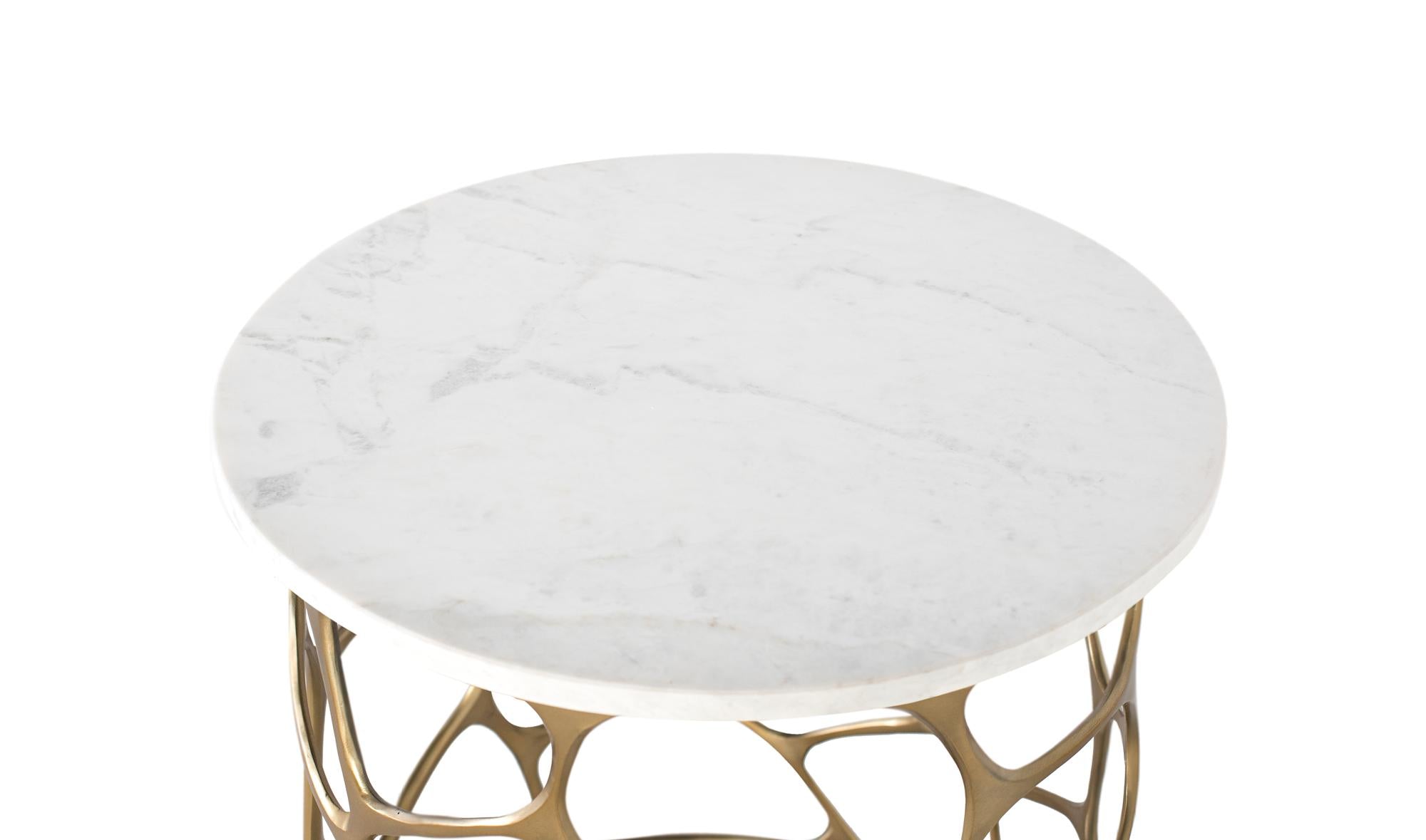 Tavolino da caffè in marmo e alluminio realizzato a mano.