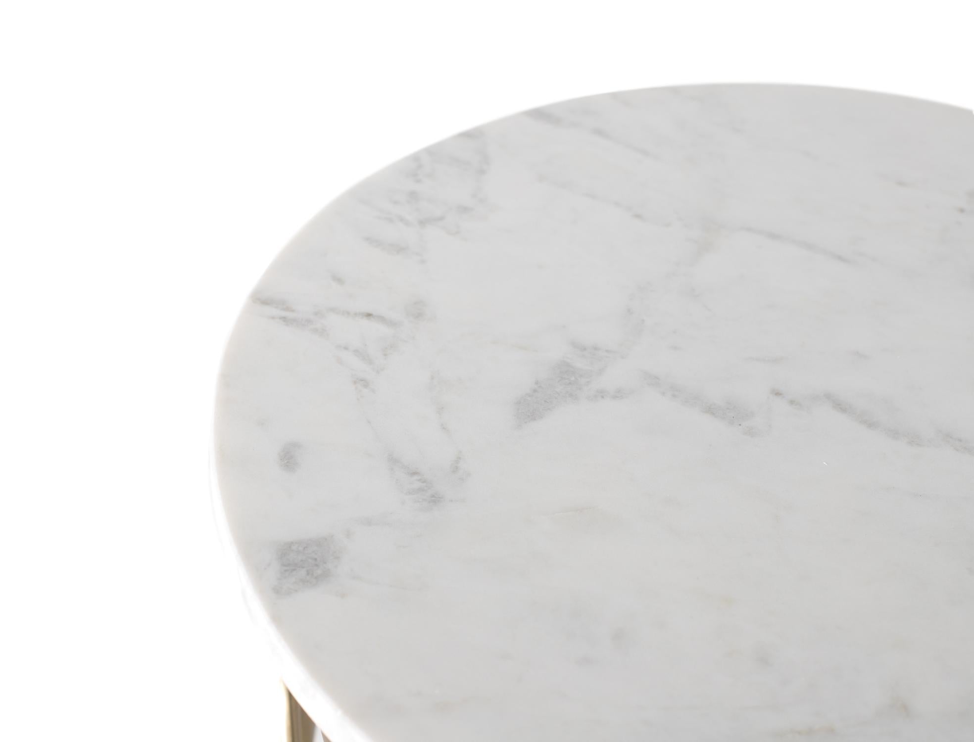 Tavolino da caffè in marmo e alluminio realizzato a mano.