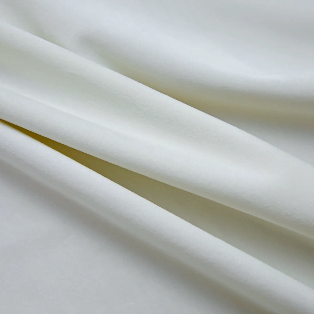 Tende Oscuranti con Anelli 2 pz Crema in Velluto 140x225 cm 134513