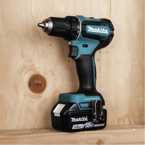 Makita DDF485ZJ trapano 1900 Giri/min Senza chiave 1,7 kg Nero, Blu