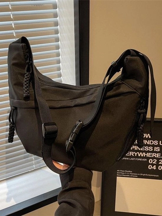Borsa a forma di mezzaluna in nylon per donna, borsa a tracolla leggera e regolabile, borsa a tracolla per uso quotidiano, borsa a tracolla in pelle nera