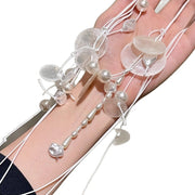Nuova eterea collana con perle finte a forma di conchiglia bianca