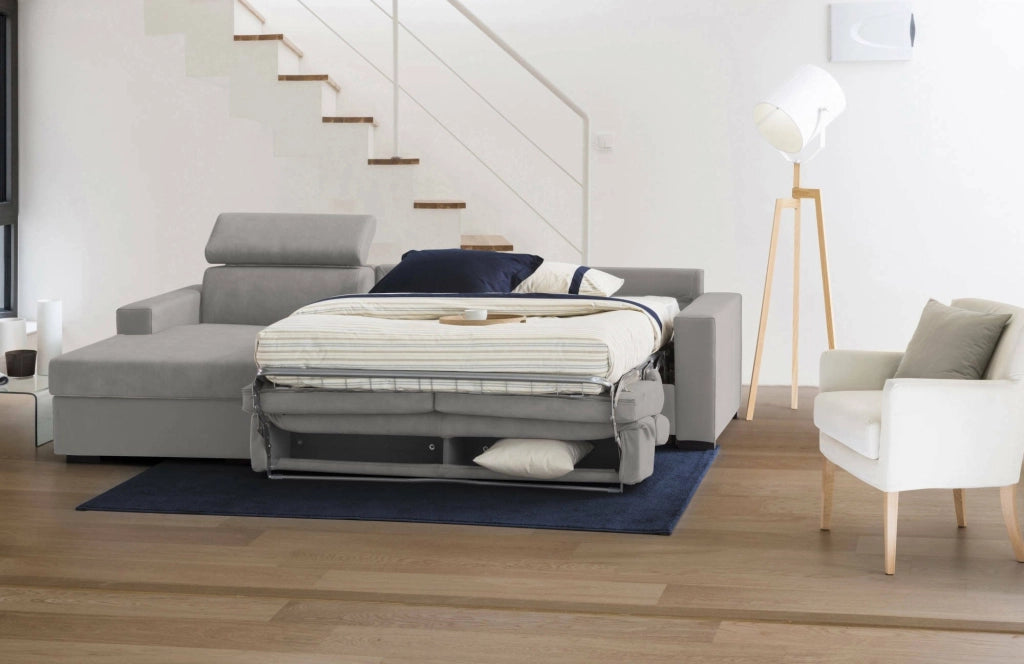 Divano Letto Alibabah, Divano ad angolo, Made in Italy, SofÒ  con apertura girevole, con Penisola contenitore Sinistra, con Braccioli standard, cm 280x95h85, Grigio