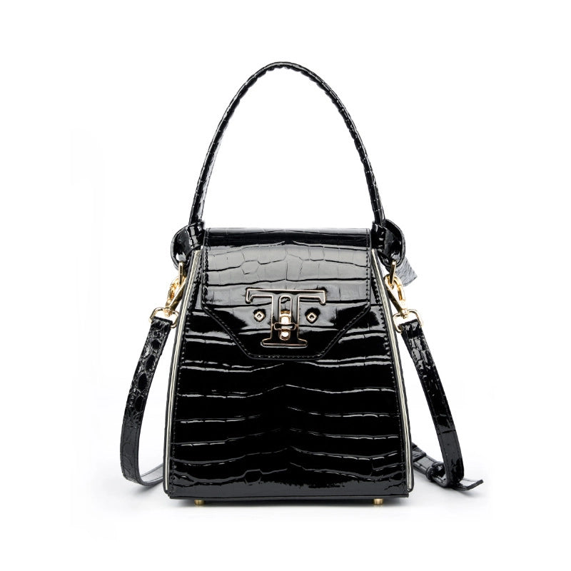 Borsa a tracolla da donna in vera pelle con stampa coccodrillo, colore nero.