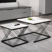 Set 2 tavolini da salotto quadrati con effetto marmo lucido; piedi regolabili; MDF; bianco e nero