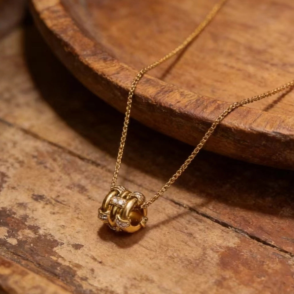Collana di lusso accessibile, versatile e sottile, con zirconi, perfetta per la vita.