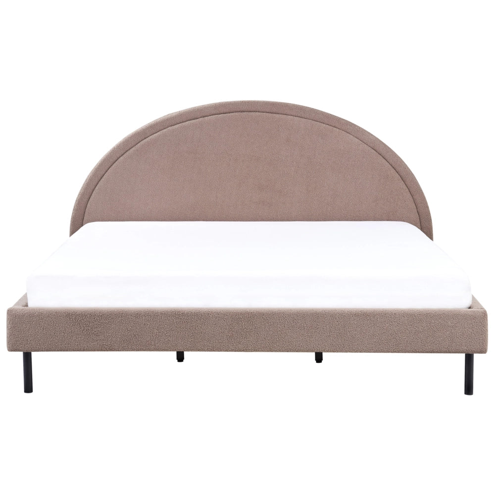 Letto matrimoniale in poliestere bouclè beige imbottito con base a doghe e testiera rotonda 180 x 200 cm minimalista retrò