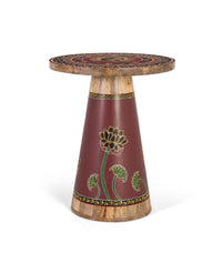 Tavolino in legno di mango con dettagli dipinti a mano.