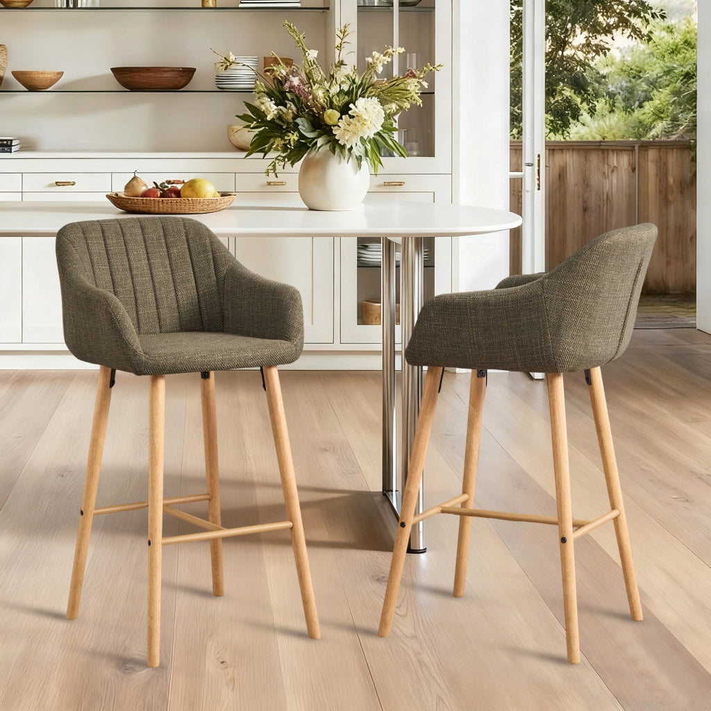 Sgabello da bar set da 2 con schienale alto e braccioli in lino verde e gambe in legno per cucina con poggiapiedi