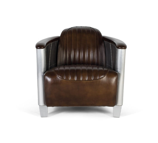 Poltrona rivestita in pelle marrone con finitura anticata