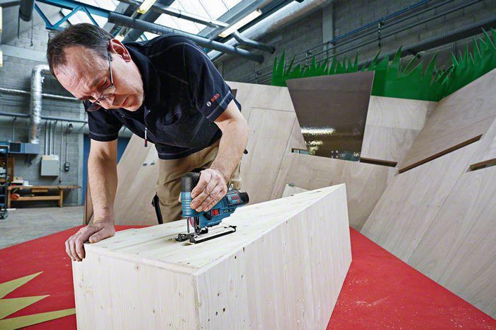 Bosch GST 12V-70 Professional seghetto elettrico 2800 spm (fogli per minuto) 1,5 kg