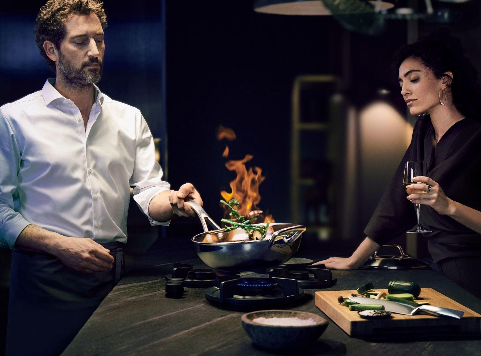 WMF Profi Resist 1756536411 Wok/padella per cottura al salto Rotondo