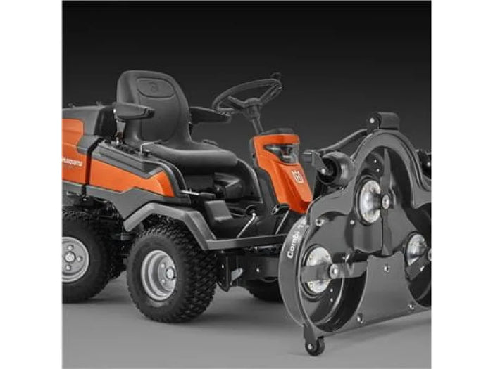 Trattorino rider Husqvarna R 214T motore bicilindrico 586cc 16Hp senza piatto di taglio