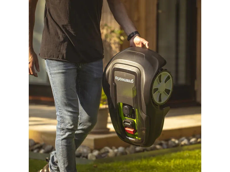 Robot tagliaerba Greenworks Optimow 5 motore Brushless per prati 550mq