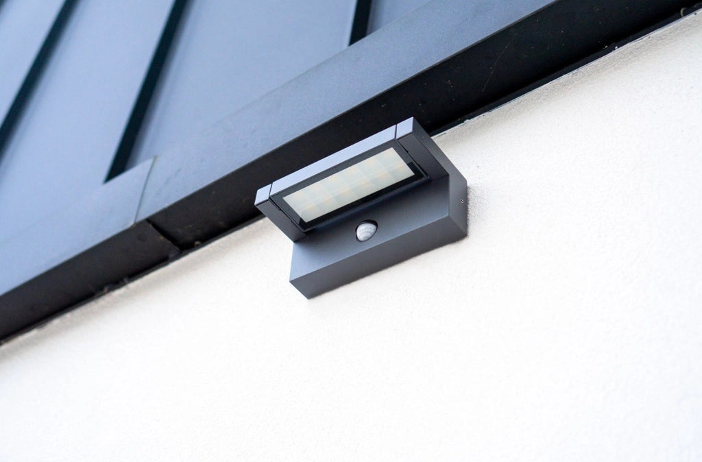 Applique esterna LED 21W con sensore antracite IP65