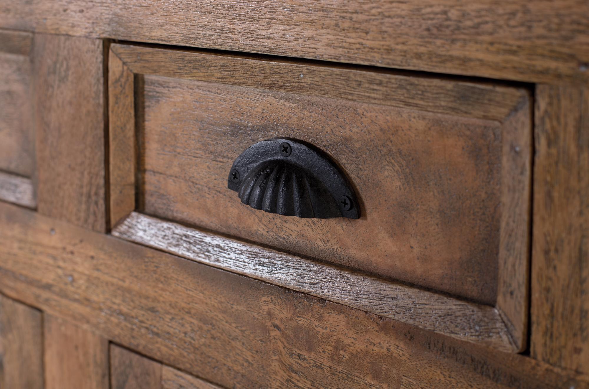 Credenza alta in legno di mango con ante intagliate a mano