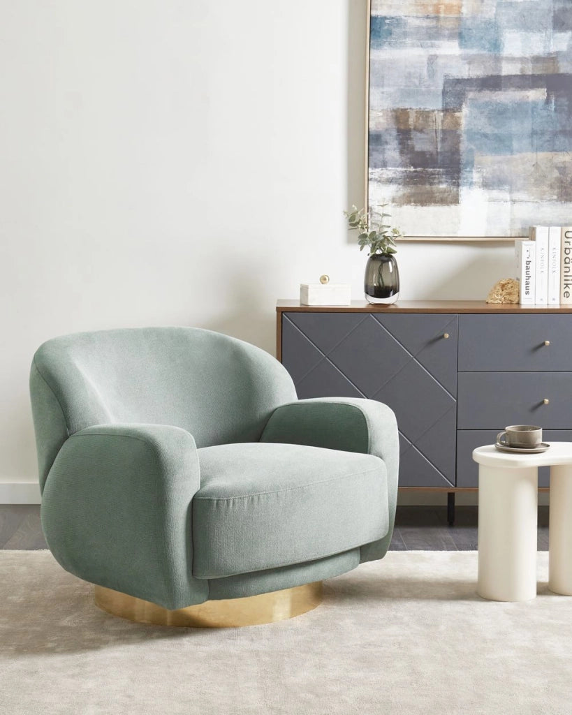 Poltrona in tessuto verde con base dorata stile retro glam art decor