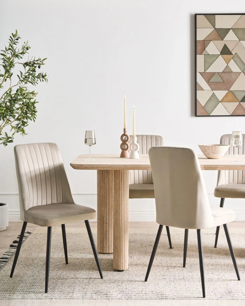 Set di 4 sedie da pranzo con seduta in velluto imbottito Stile moderno Senza braccioli Gambe in ferro tortora