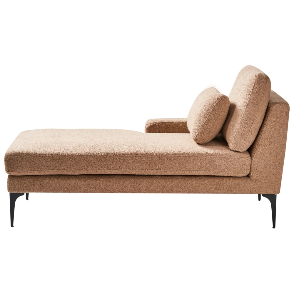 Chaise Lounge a destra Tappezzeria in bouclé beige sabbia con rivestimento in acqua Gambe in metallo con cuscini