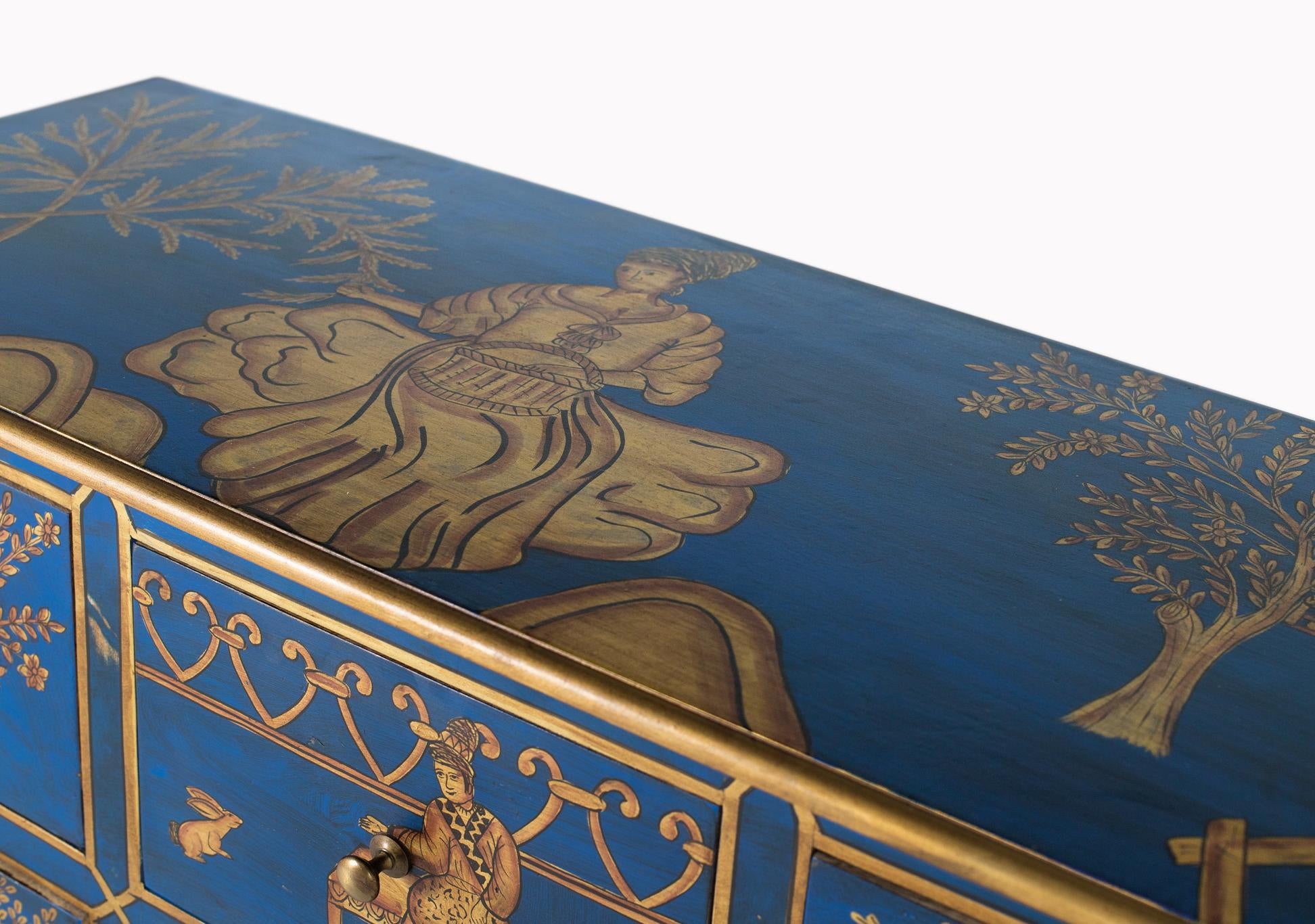 Credenza con 9 cassetti dipinti a mano e dettagli dorati