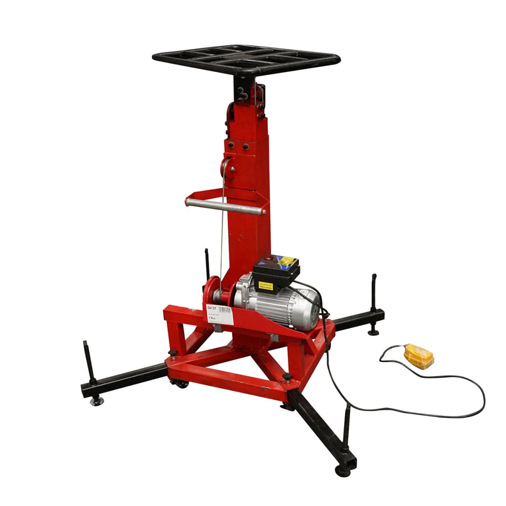 Elevatore elettrico per materiali edili, altezza massima 4,85 m, portata 200 kg con telecomando.