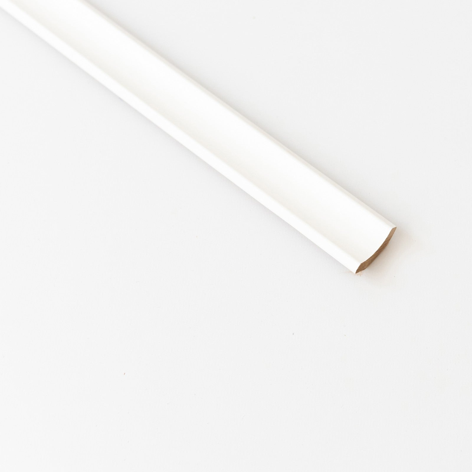 angolare mdf bianco liscio mm.22x22x2400 cod:ferx.2267