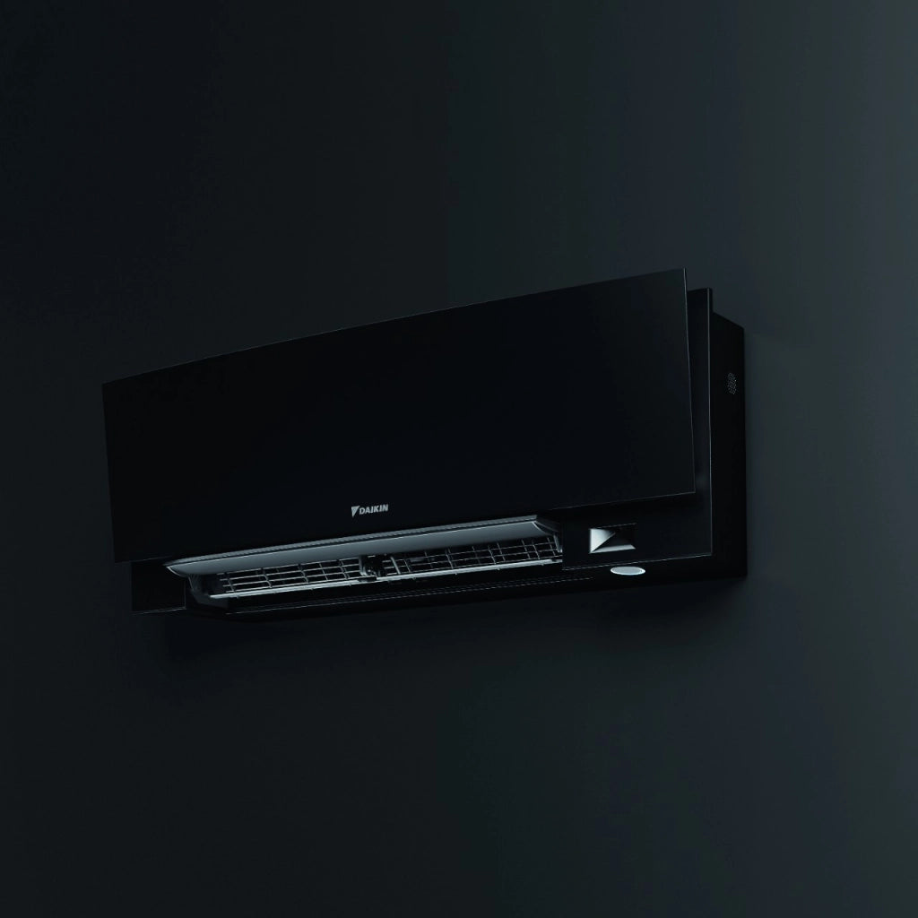 Unità Interna a Parete Daikin Bluevolution serie EMURA BLACK III 7000 Btu FTXJ20AB R-32 Wi-Fi Integrato Colore Nero