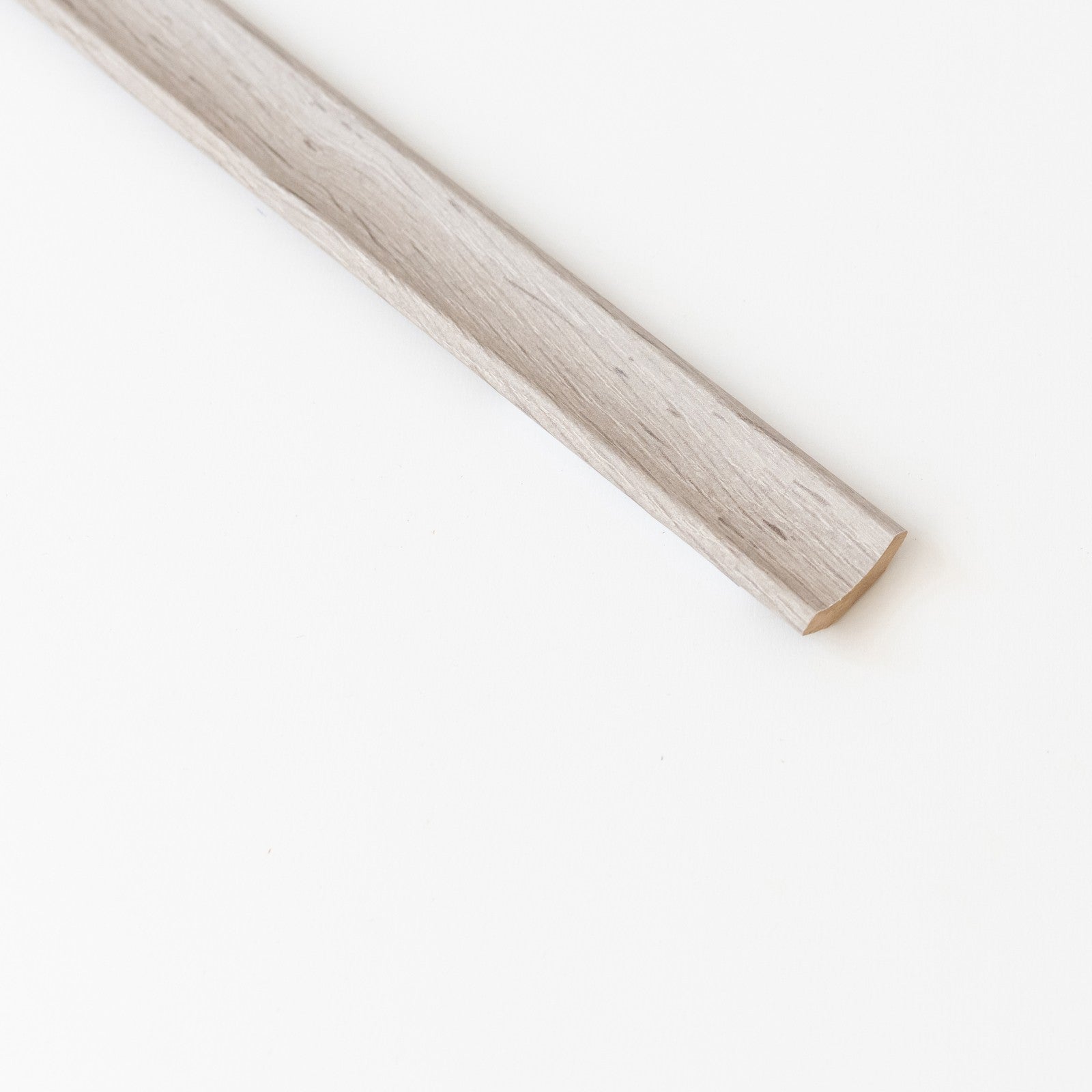 angolare mdf rovere grigio liscio mm.22x22x2400 cod:ferx.2271