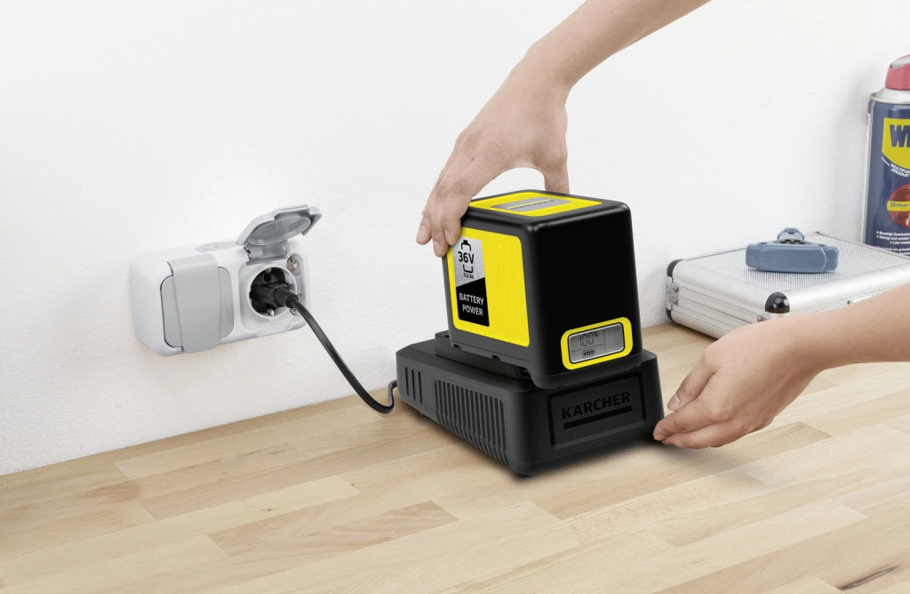Karcher Starter Kit Battery 36/50: Batteria 36/50 + Caricabatterie rapido - compatibili con tutte le macchine con batteria 36V