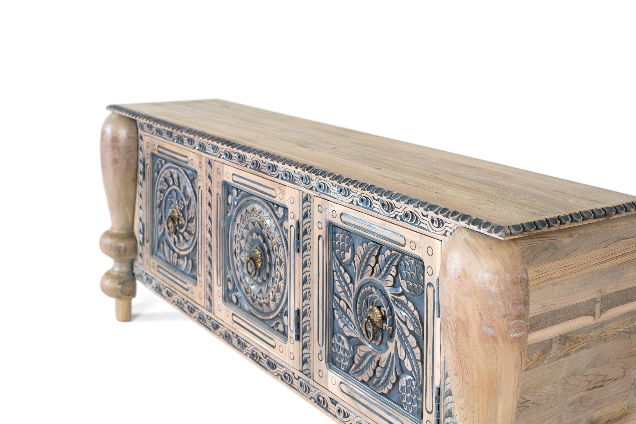 Credenza in teak massello intagli a mano e gambe tornite