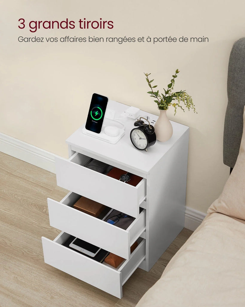 Comodino con multipresa tavolino con 3 cassetti 2 prese CA 2 porte USB frontali dei cassetti smussati per soggiorno camera da letto ufficio moderno bianco 12_0007610