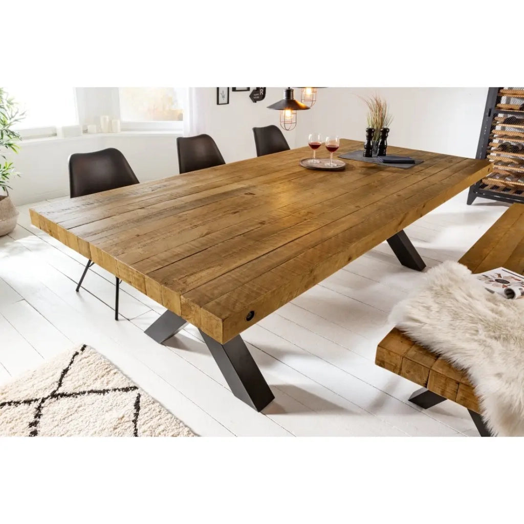 Table CAVARA – Legno di pino riciclato verniciato e metallo nero – 240 cm – Stile industriale
