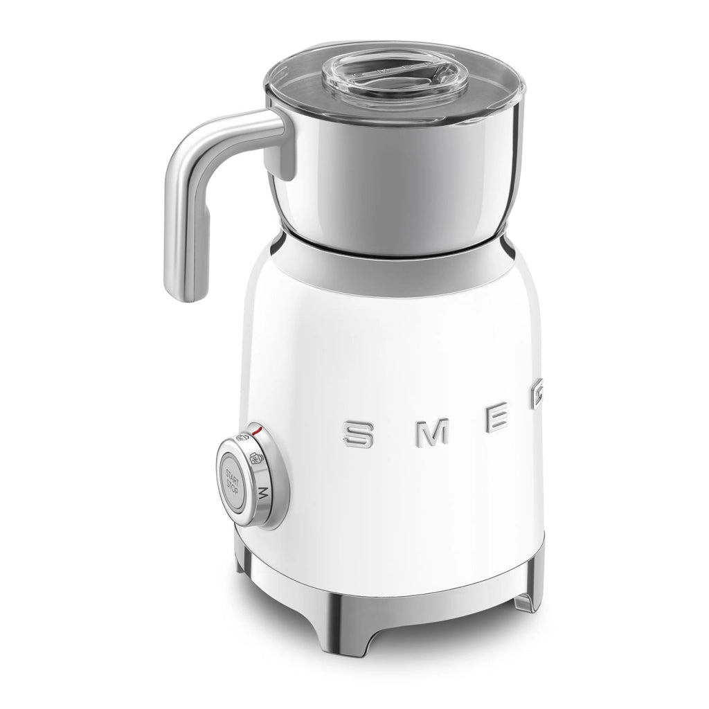 Smeg, montalatte multifunzione mff11wheu, con sistema ad induzione, 6 programmi preimpostati, una funzione manuale, caraffa removibile da 600 ml, tappo misuratore, avvolgicavo integrato, 500w, bianco