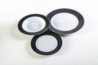 Servizio Piatti da Tavola 12 Pezzi in Porcellana Bianca Bordo Nero