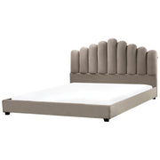 Letto matrimoniale velluto tortora 180 x 200 cm testata alta a conchiglia stile retrò