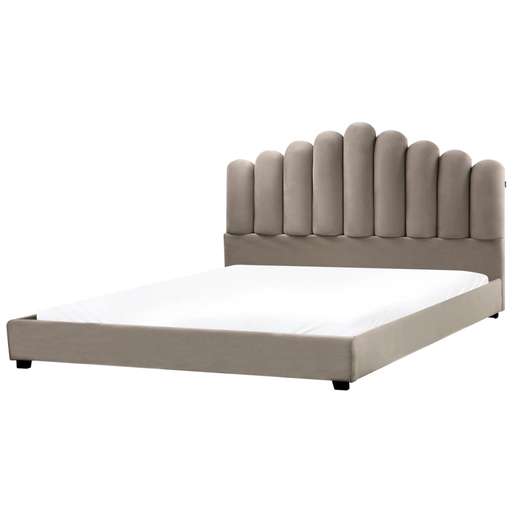 Letto matrimoniale velluto tortora 180 x 200 cm testata alta a conchiglia stile retrò